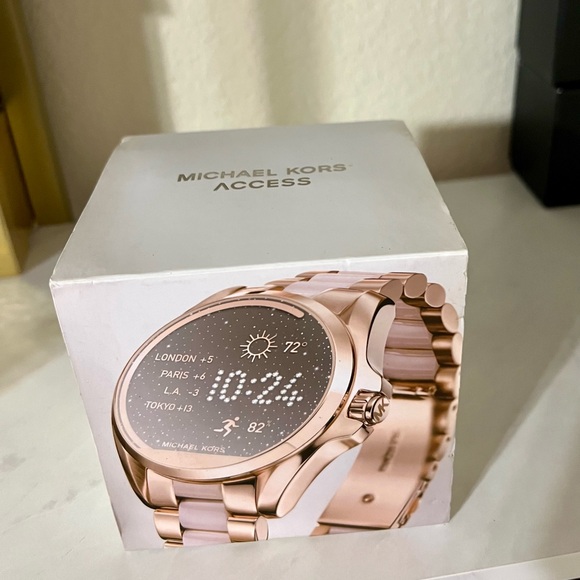NWT Michael Kors Access Bradshaw Smartwatch - Picture 7 of 14